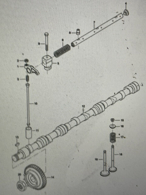 Wałek rozrządu 837070193 camshaft Sisu 620 oryginał