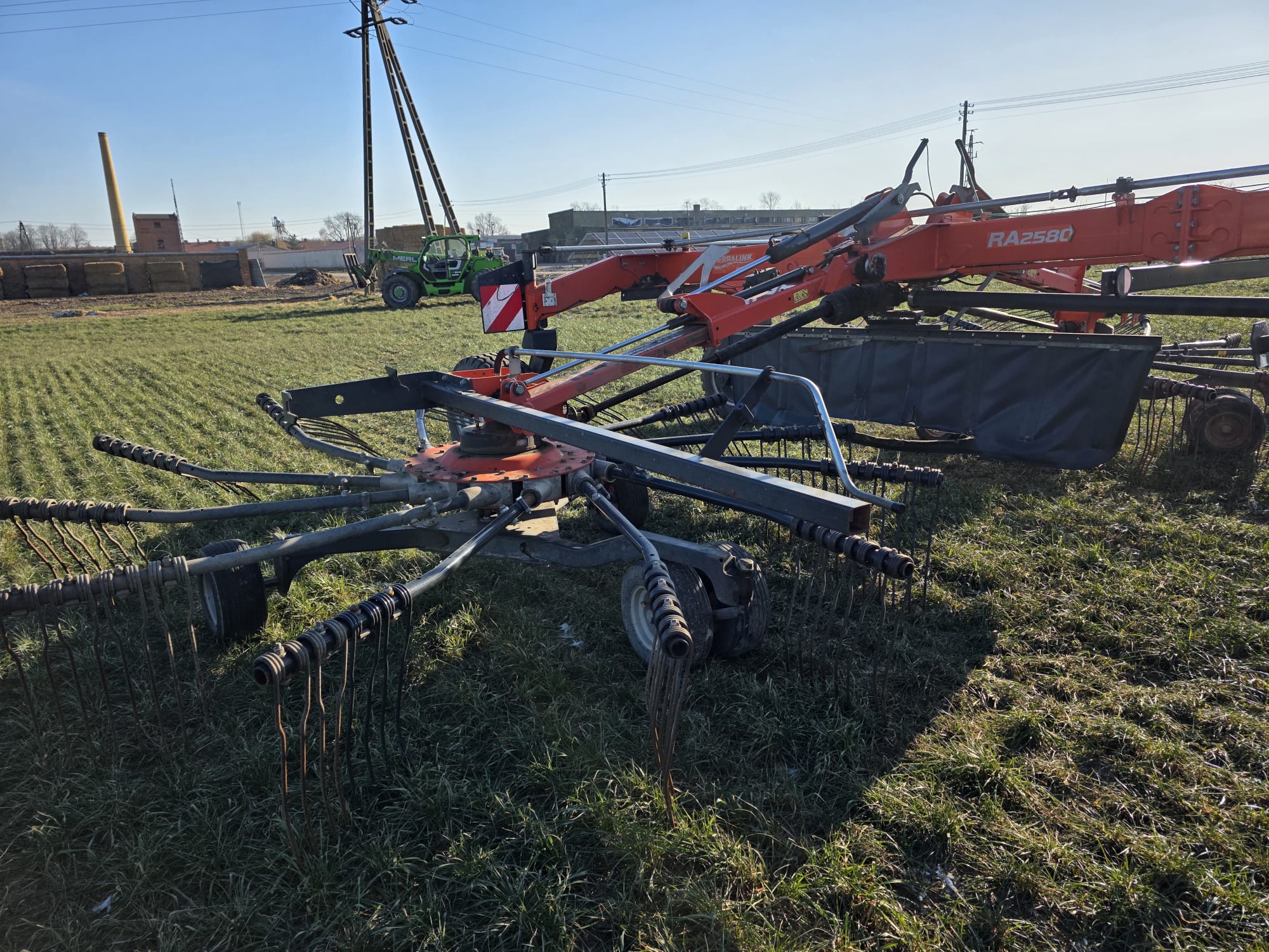 Zgrabiarka do siana, zielonek Kubota Ra 2580