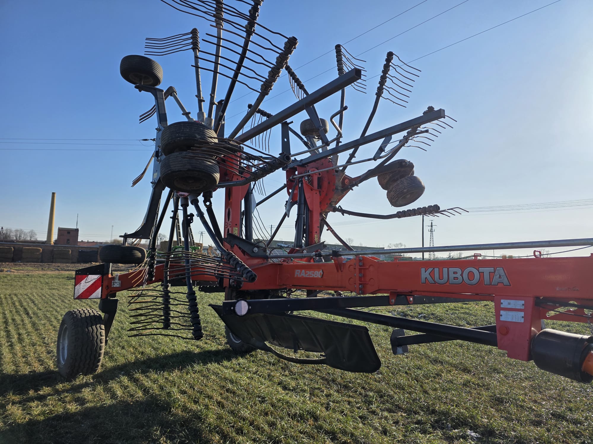 Zgrabiarka do siana, zielonek Kubota Ra 2580