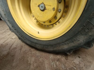 John Deere 8520