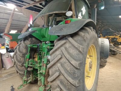 John Deere 8520