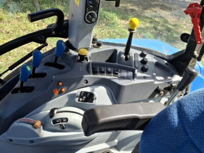 New Holland T 5.115
