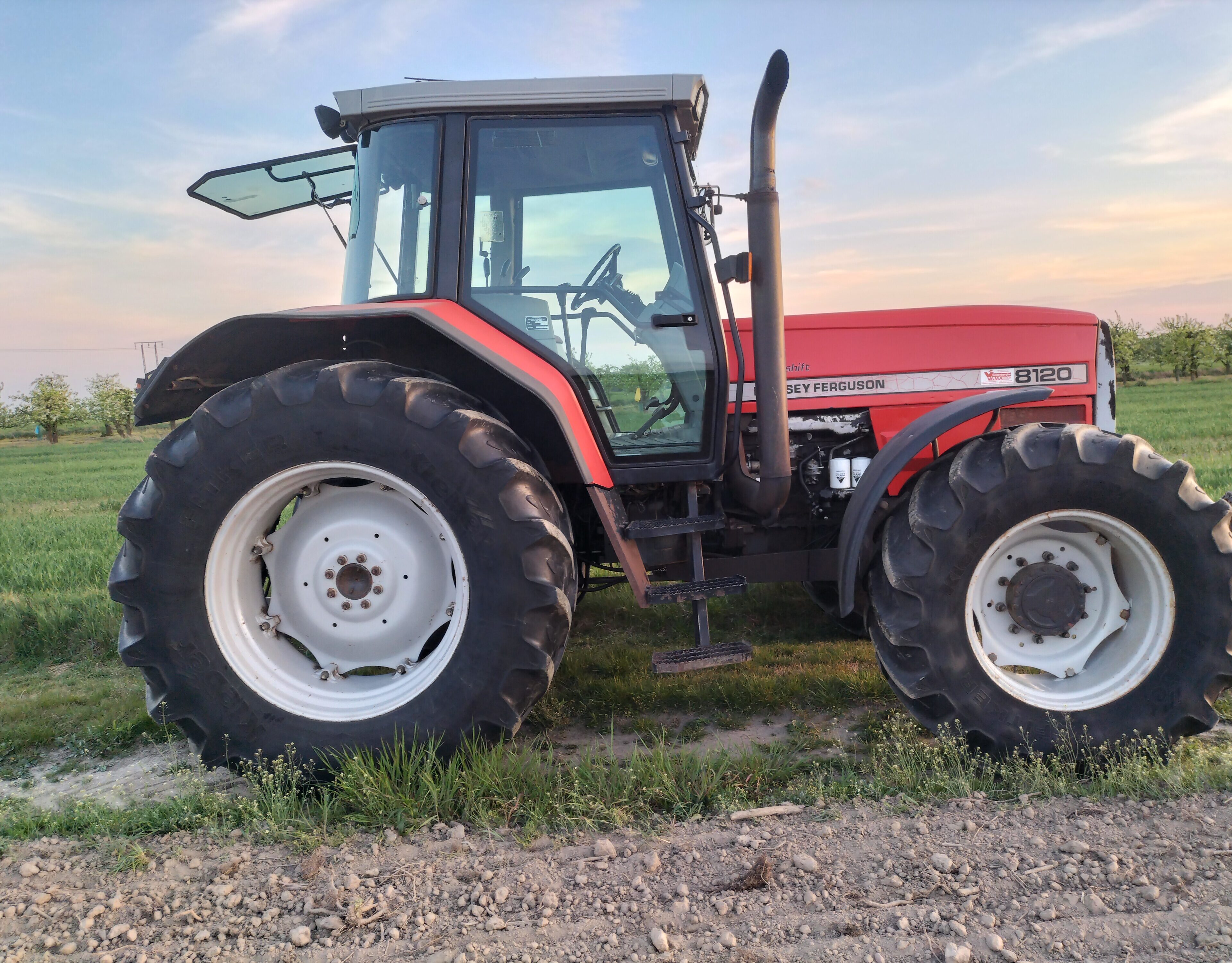 Massey Ferguson 8120