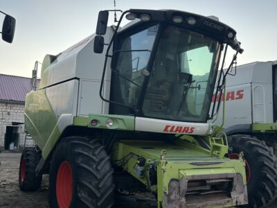 Claas tucano 320