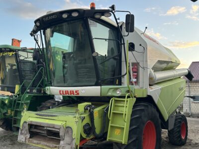Claas tucano 320