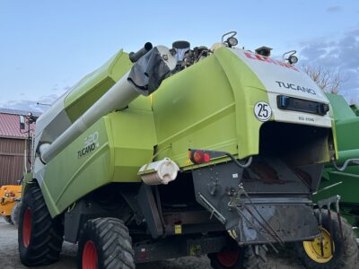 Claas tucano 320