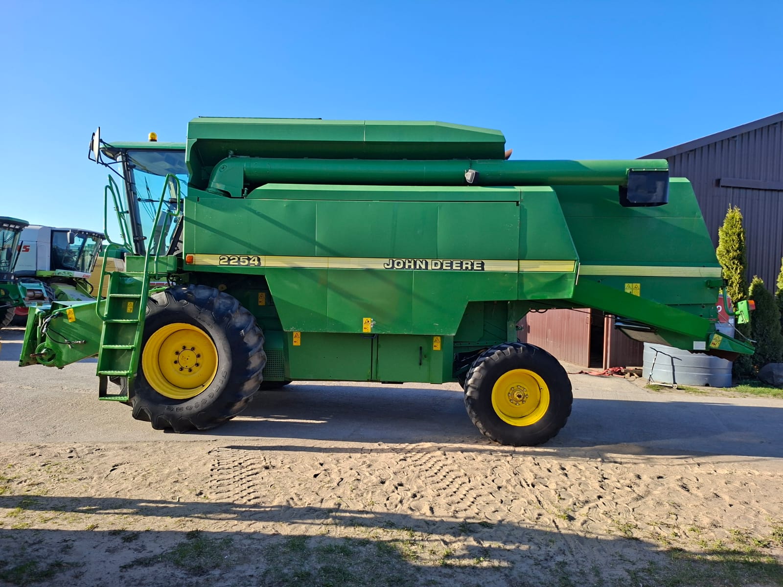 John Deere 2254