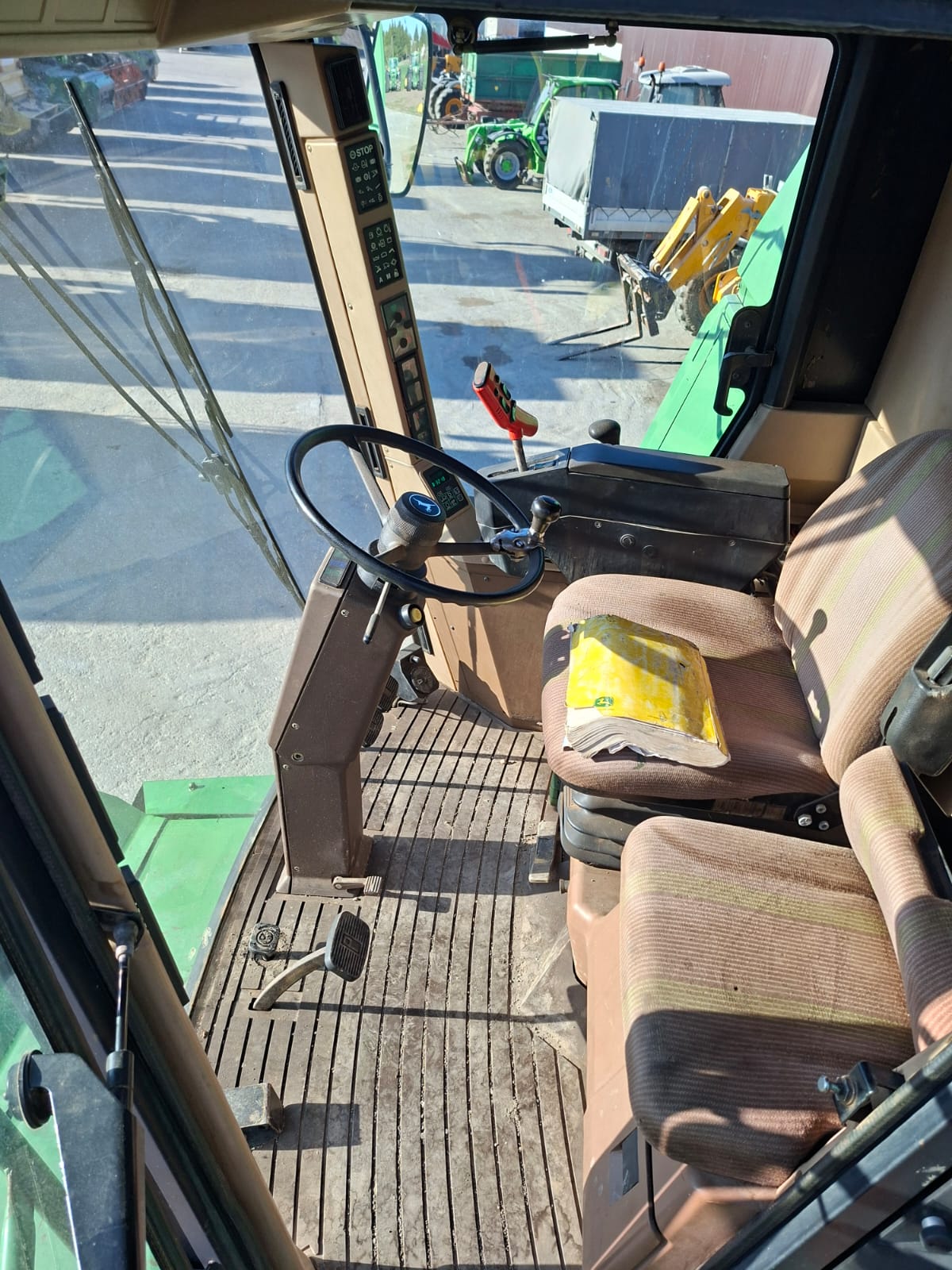 John Deere 2254