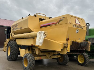 New Holland Tx 64 plus