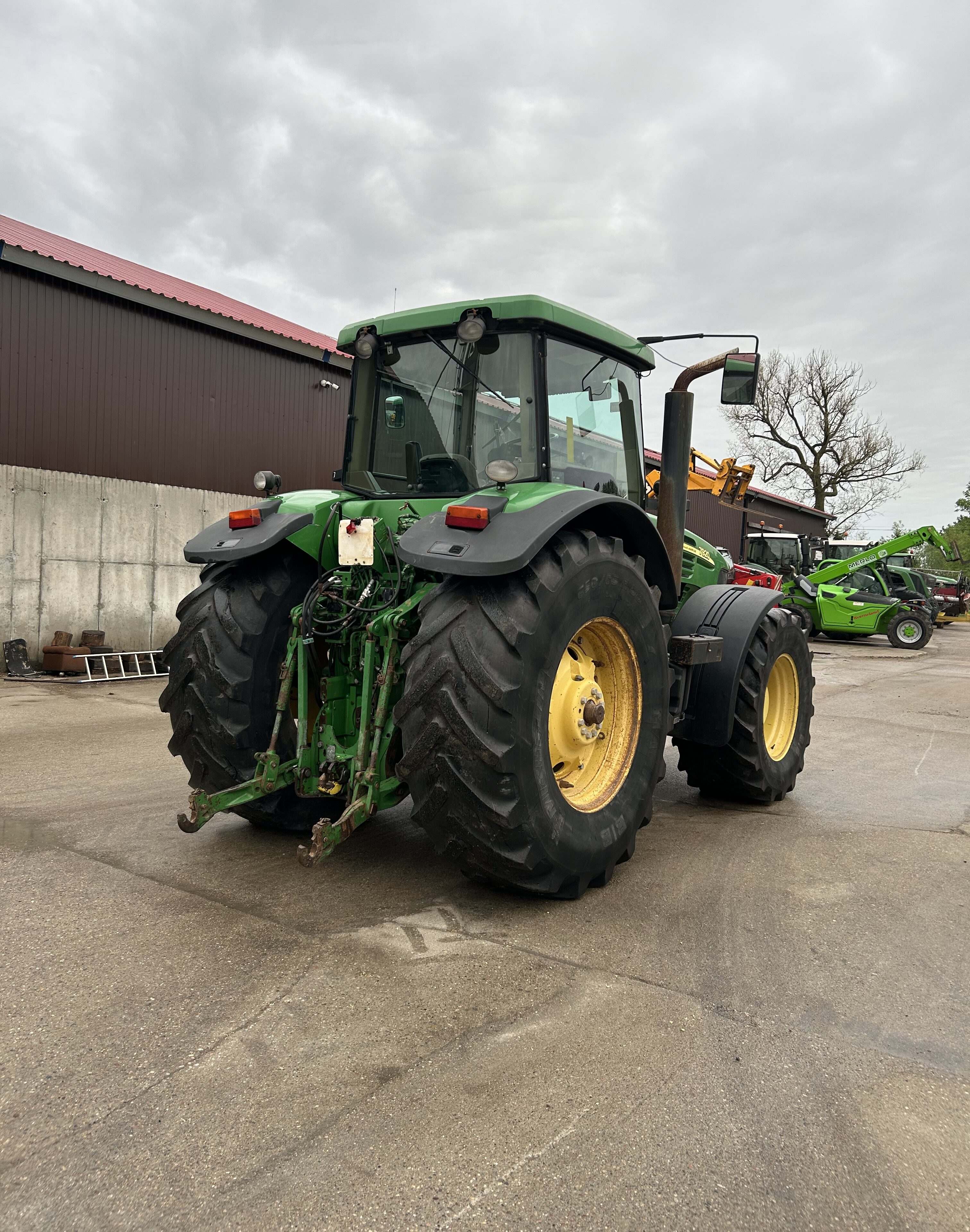 John Deere 7920