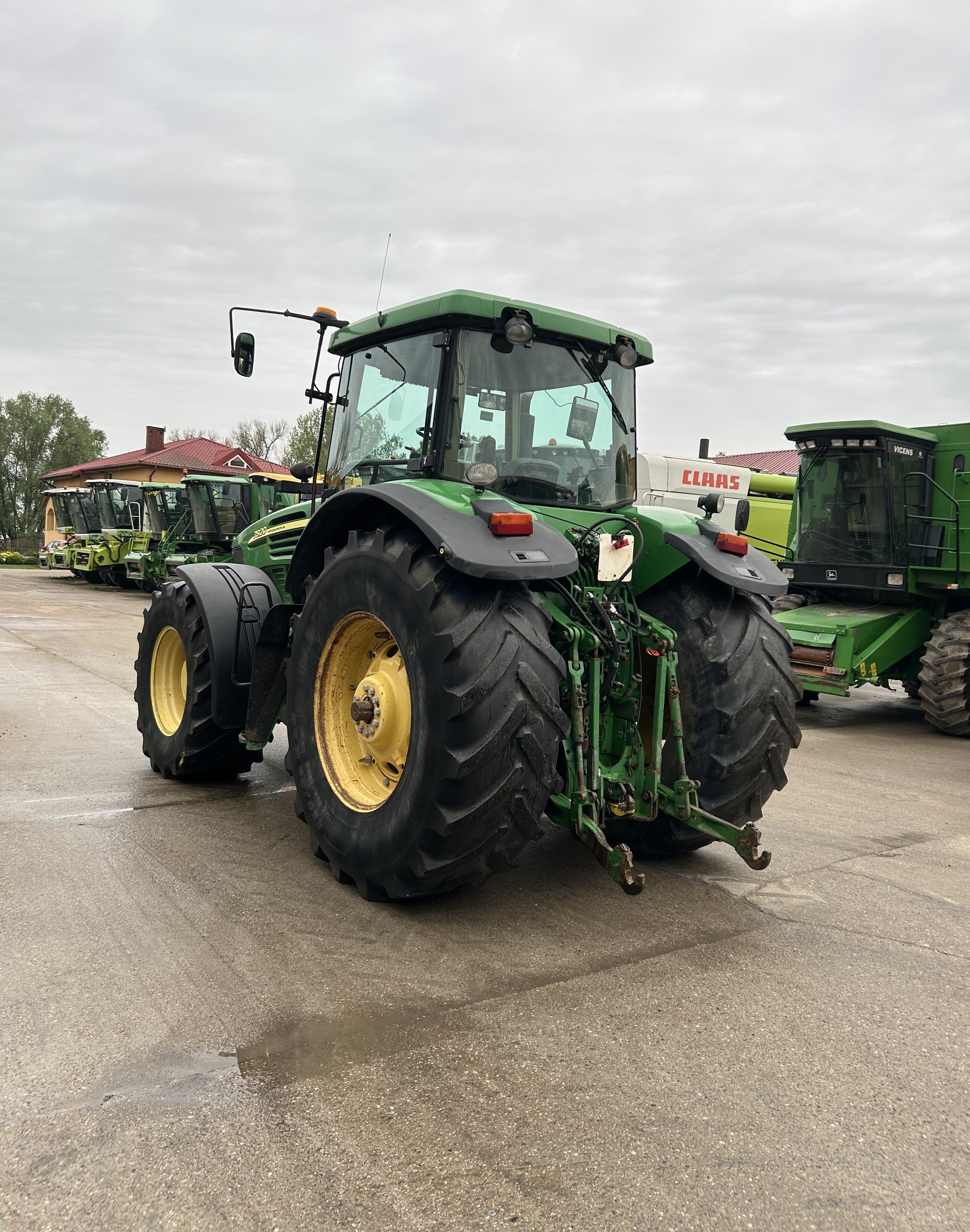 John Deere 7920