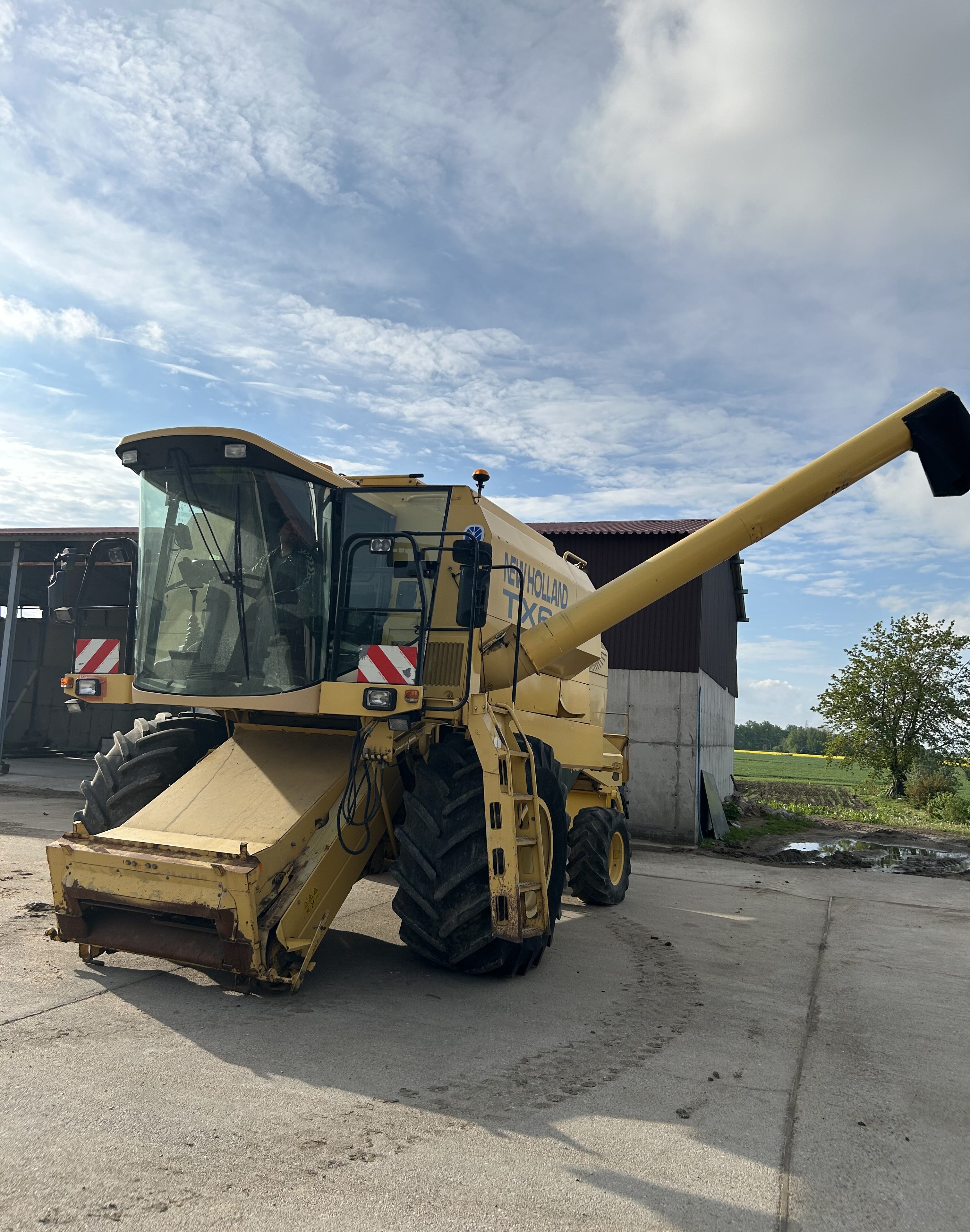 New Holland Tx 64