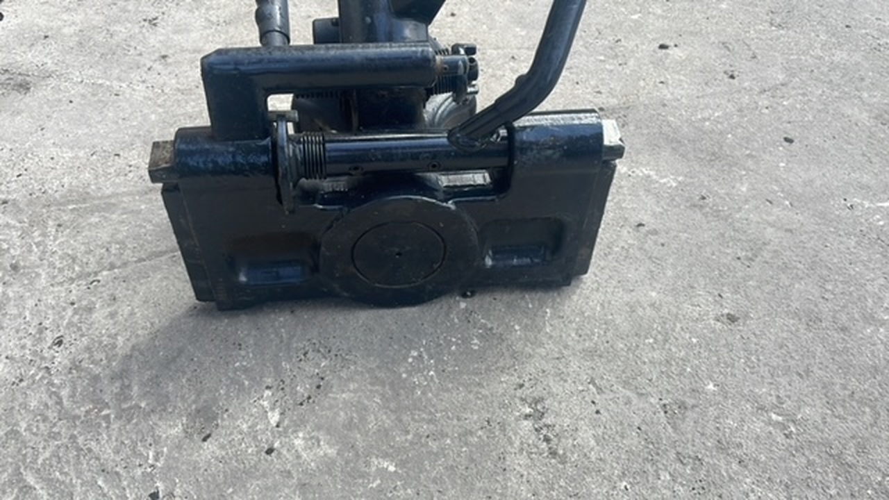 New holland Case zaczep transportowy 32 cm