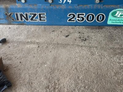 Siewnik do kukurydzy, soi i słonecznika Kinze 2500. Bezorkowy. 8 rzędów