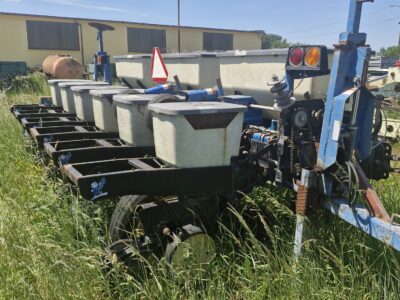 Siewnik bezorkowy Kinze 2000, 6 rzędowy do soi, kukurydzy, słonecznika