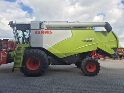 Claas Tucano 440