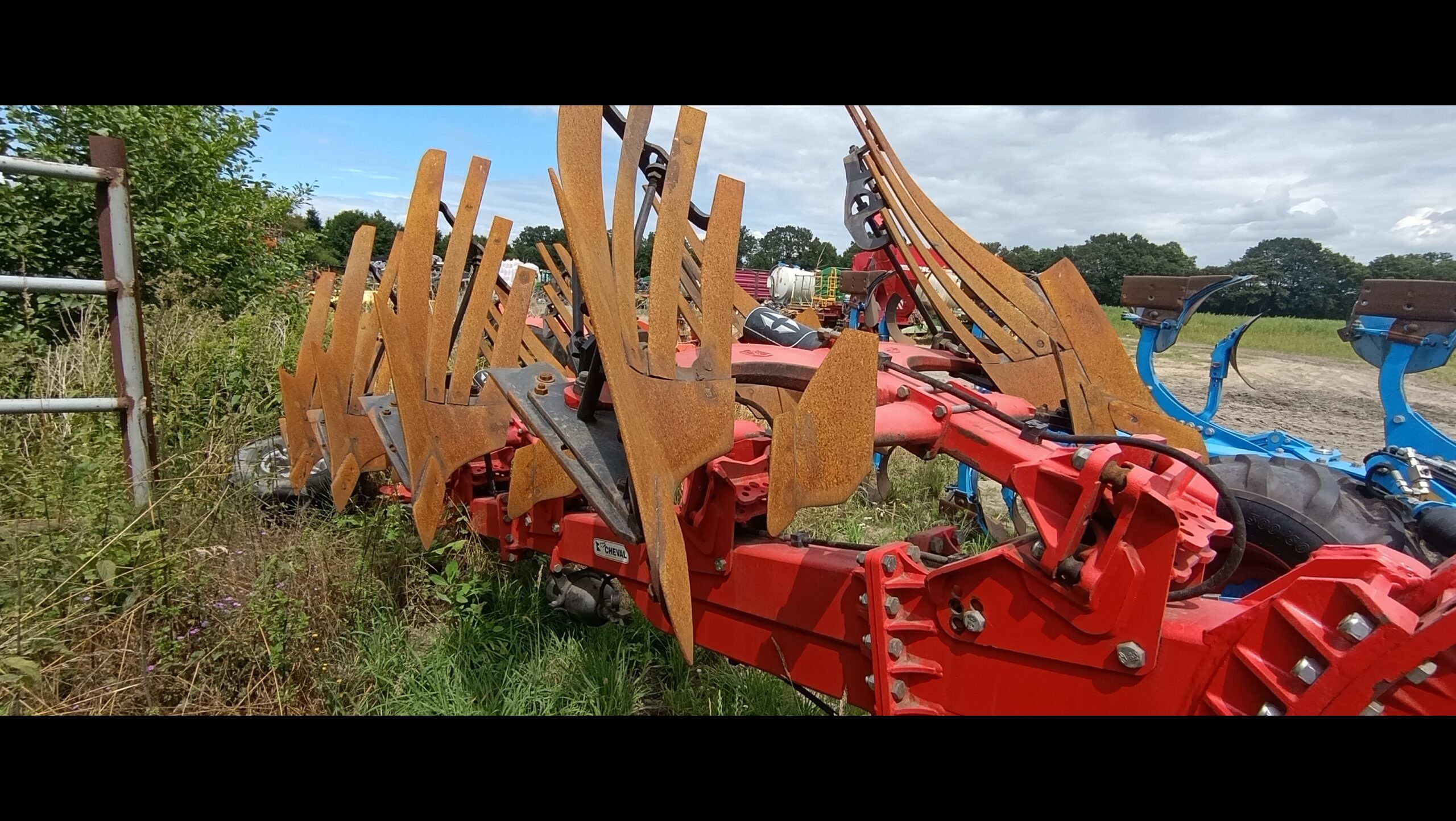 Pług obrotowy Gregoire Besson 9 skib