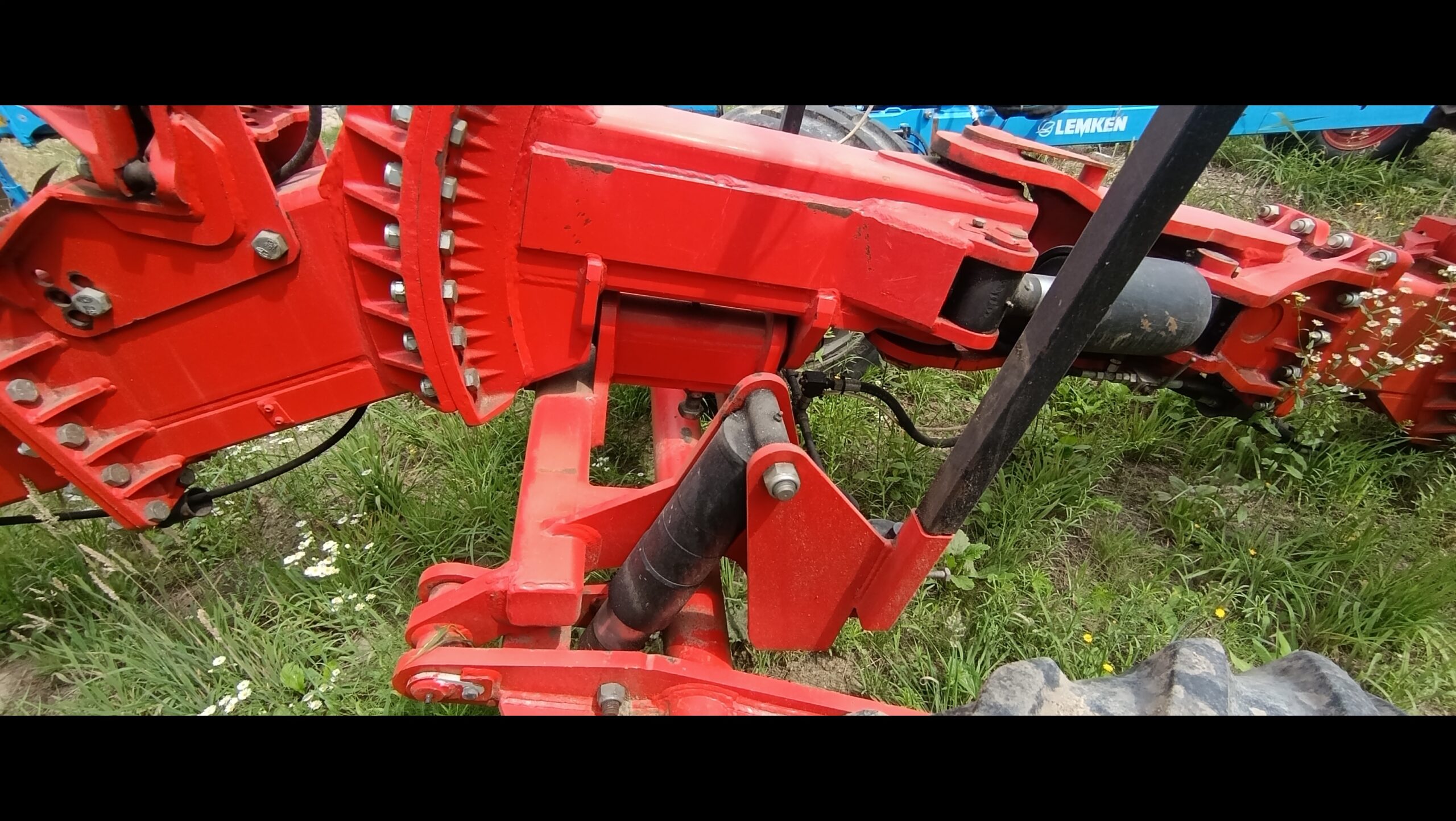 Pług obrotowy Gregoire Besson 9 skib
