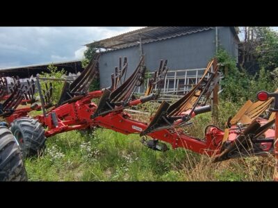Pług obrotowy Gregoire Besson 9 skib
