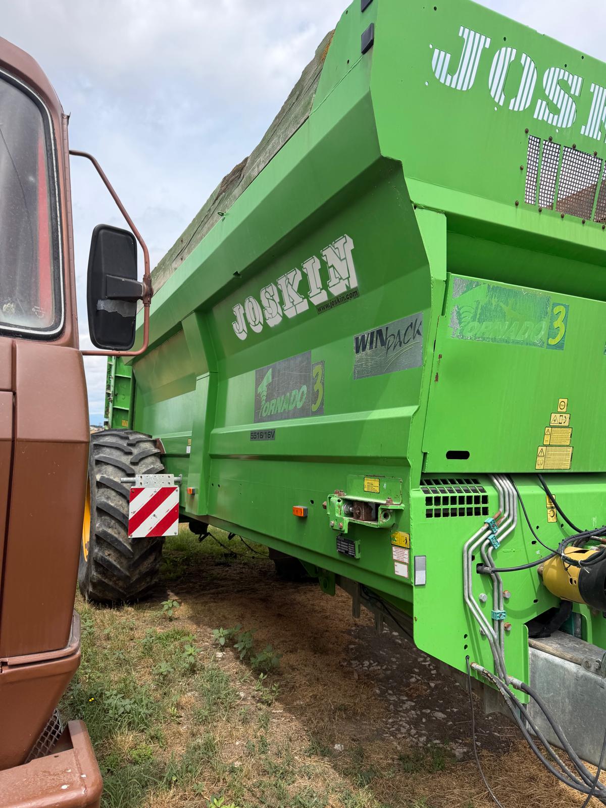 Rozrzutnik obornika Joskin Tornado 3