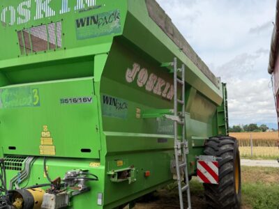 Rozrzutnik obornika Joskin Tornado 3