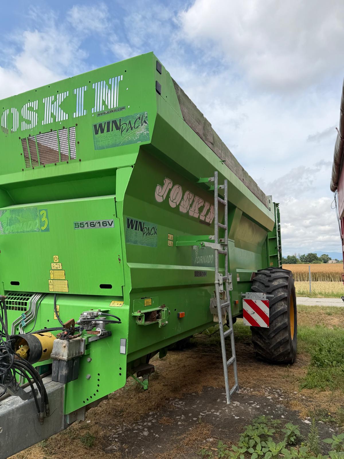 Rozrzutnik obornika Joskin Tornado 3