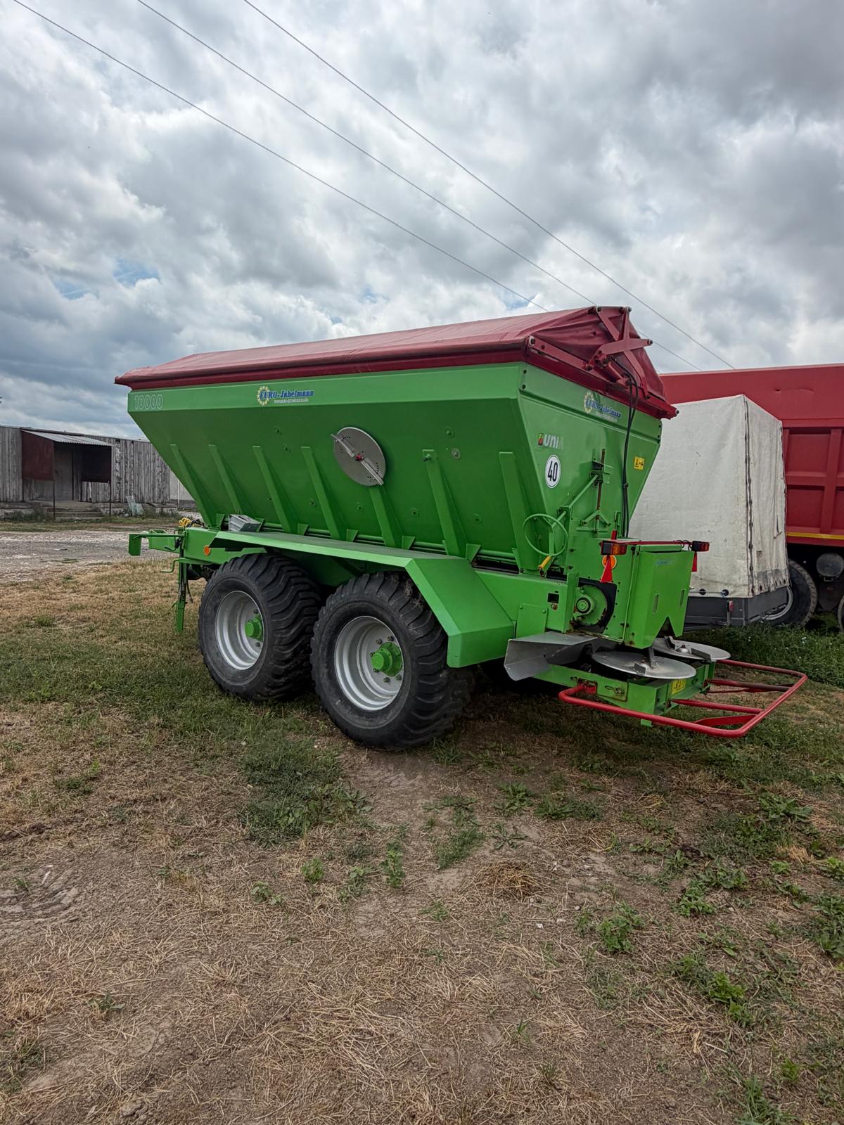 Rozsiewacz wapna Unia RCW 10000