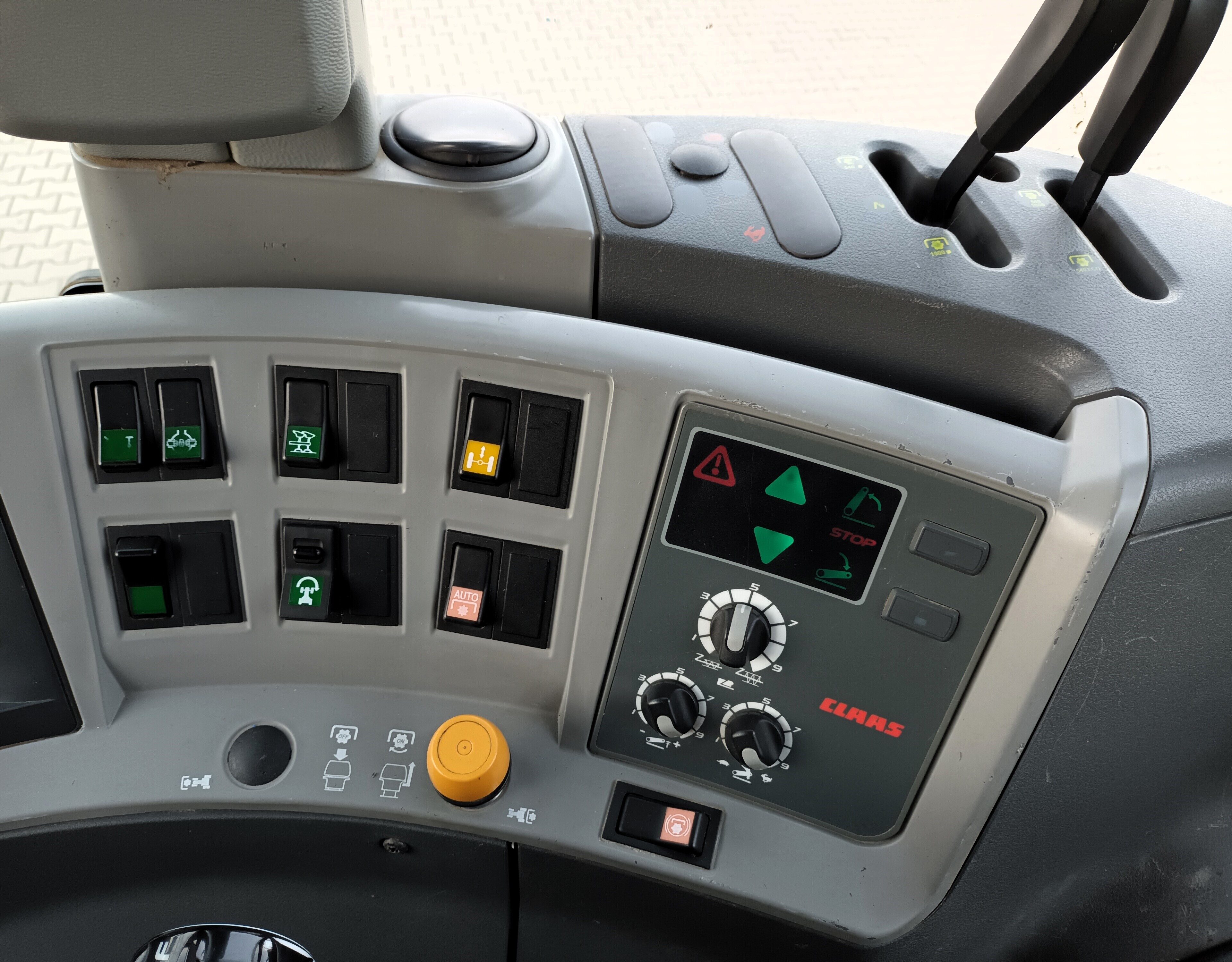 Claas Axion 840
