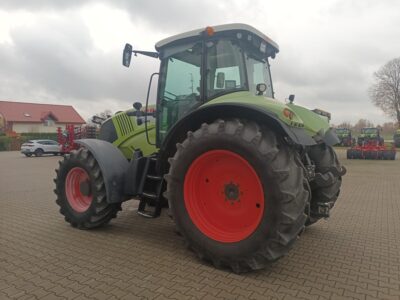 Claas Axion 810