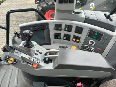 Claas Axion 810