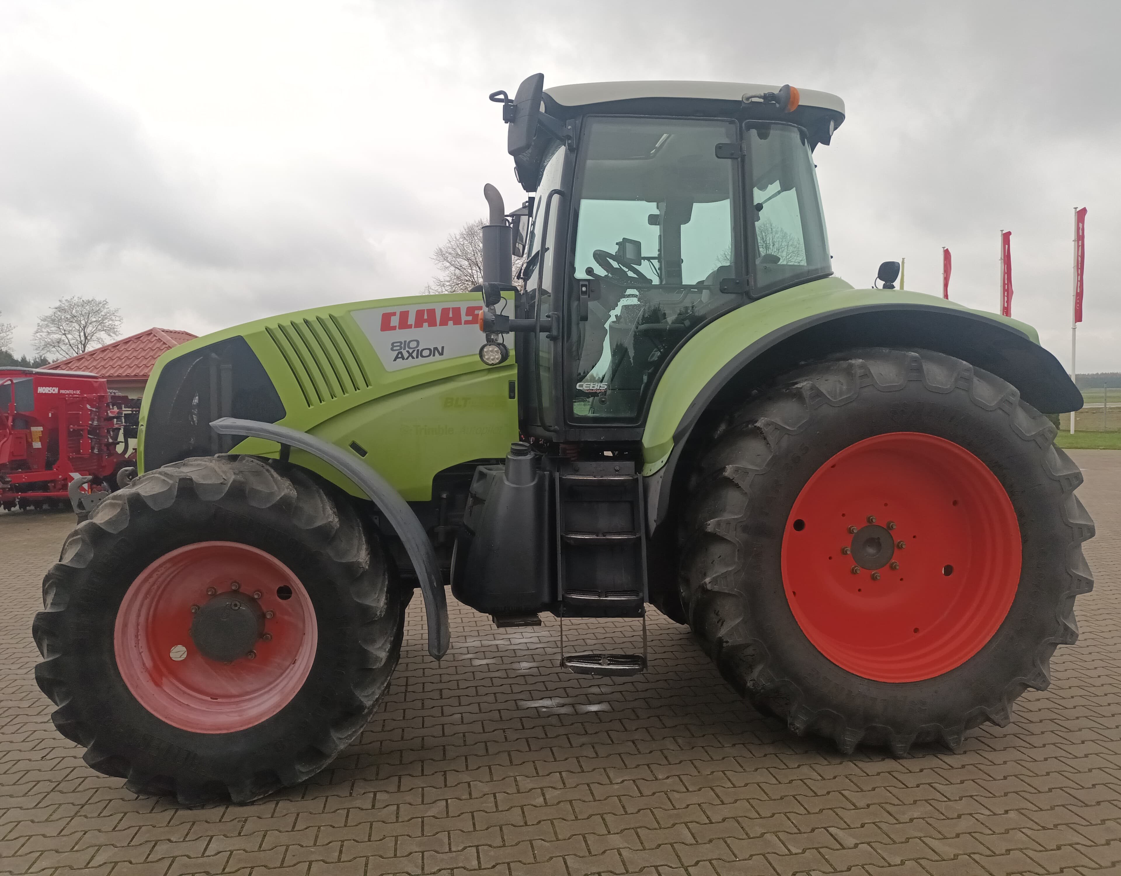 Claas Axion 810