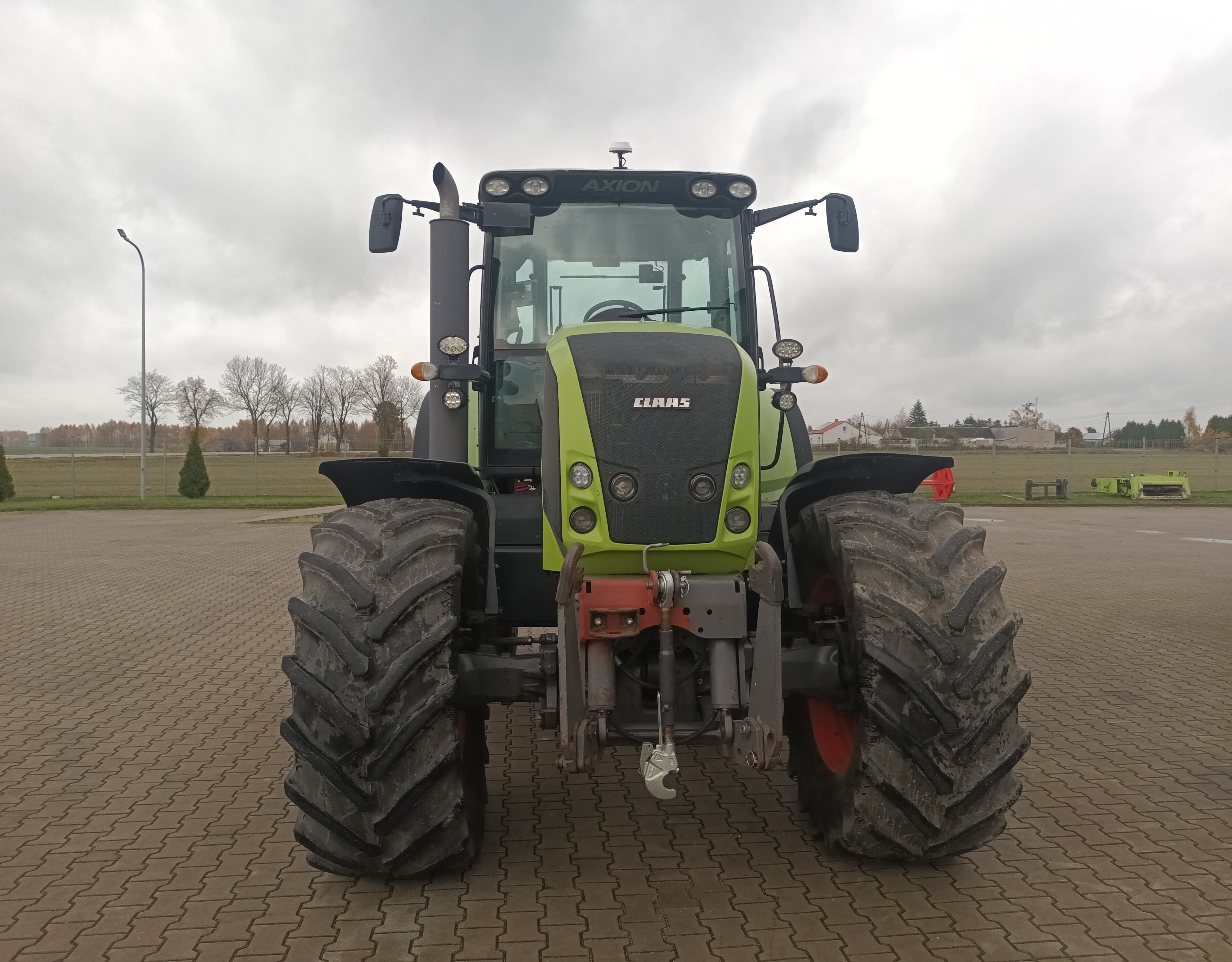 Claas Axion 810