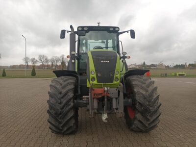 Claas Axion 810