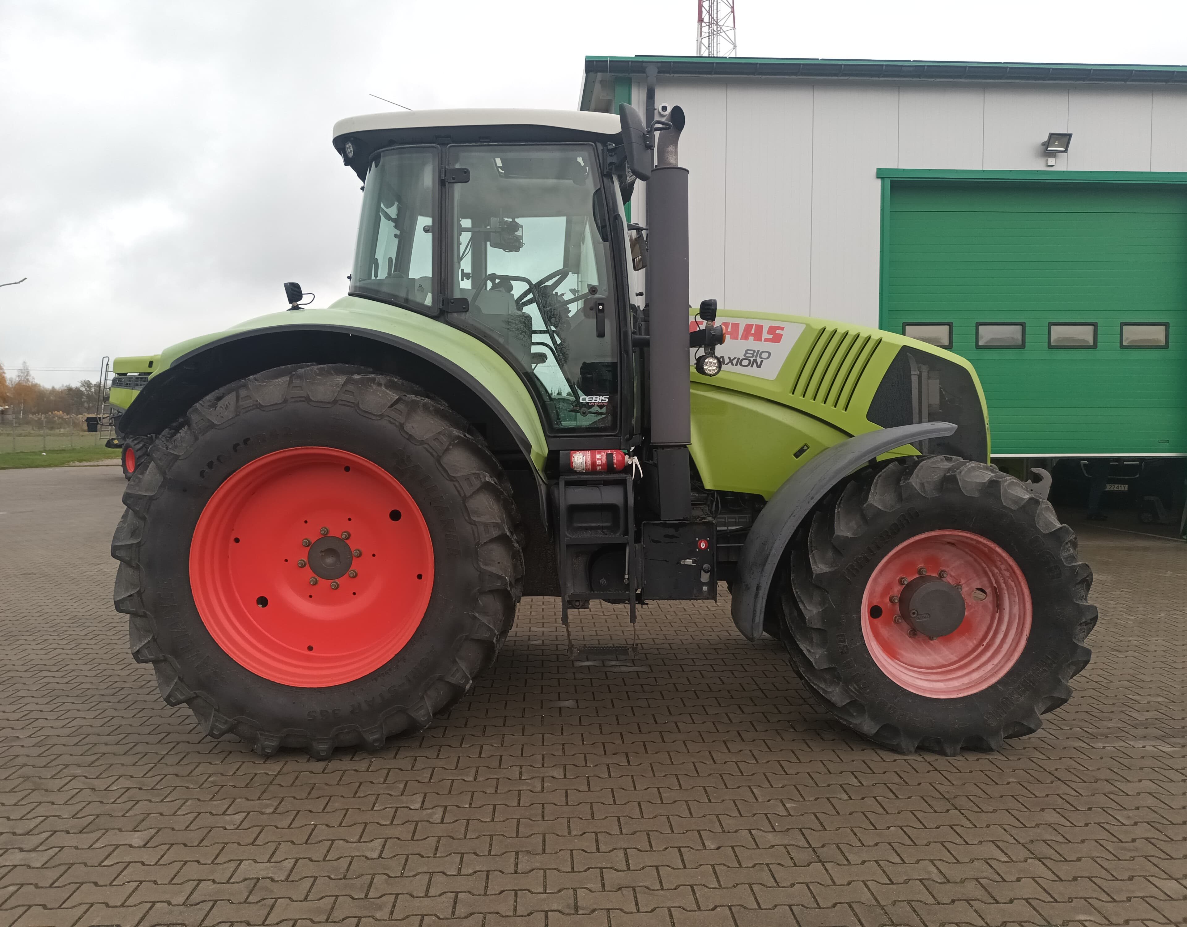 Claas Axion 810