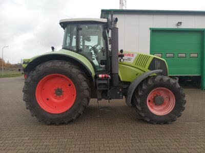Claas Axion 810