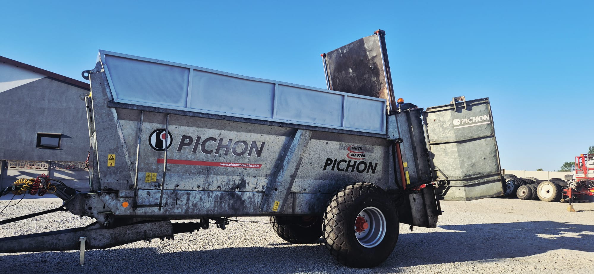 Rozrzutnik obornika wapna PICHON M1350