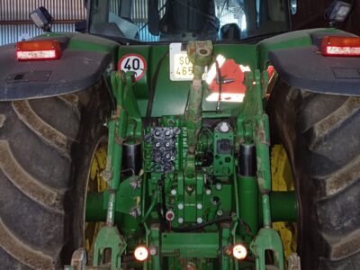 John Deere 8330R
