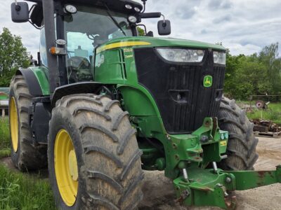 John Deere 7230R