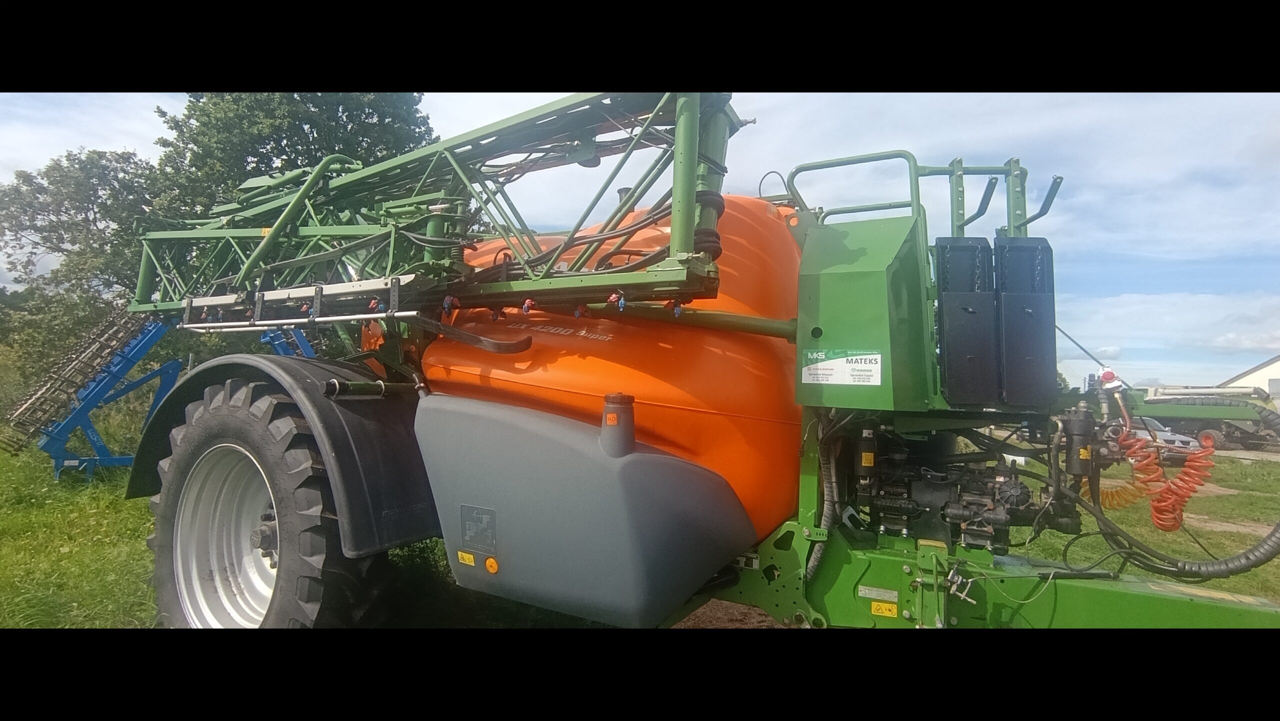 Opryskiwacz Amazone UX 4200