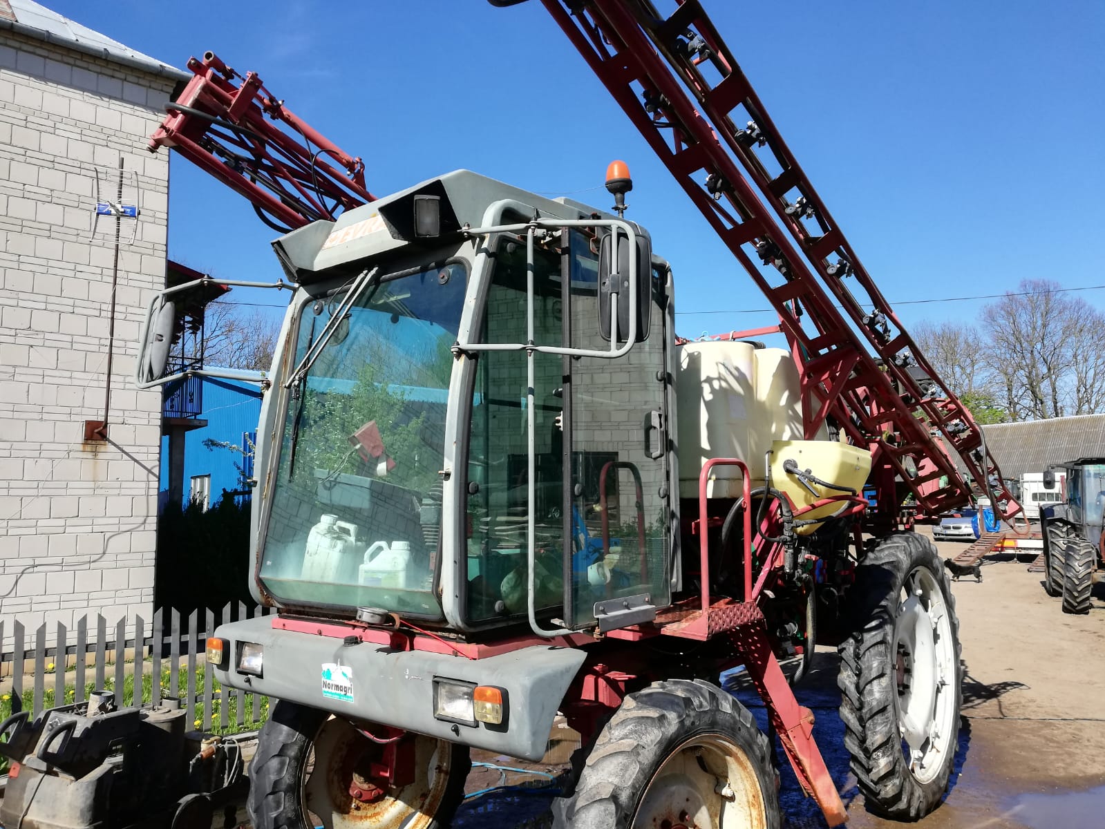 Opryskiwacz samojezdny Hardi 2400l, 21/24m