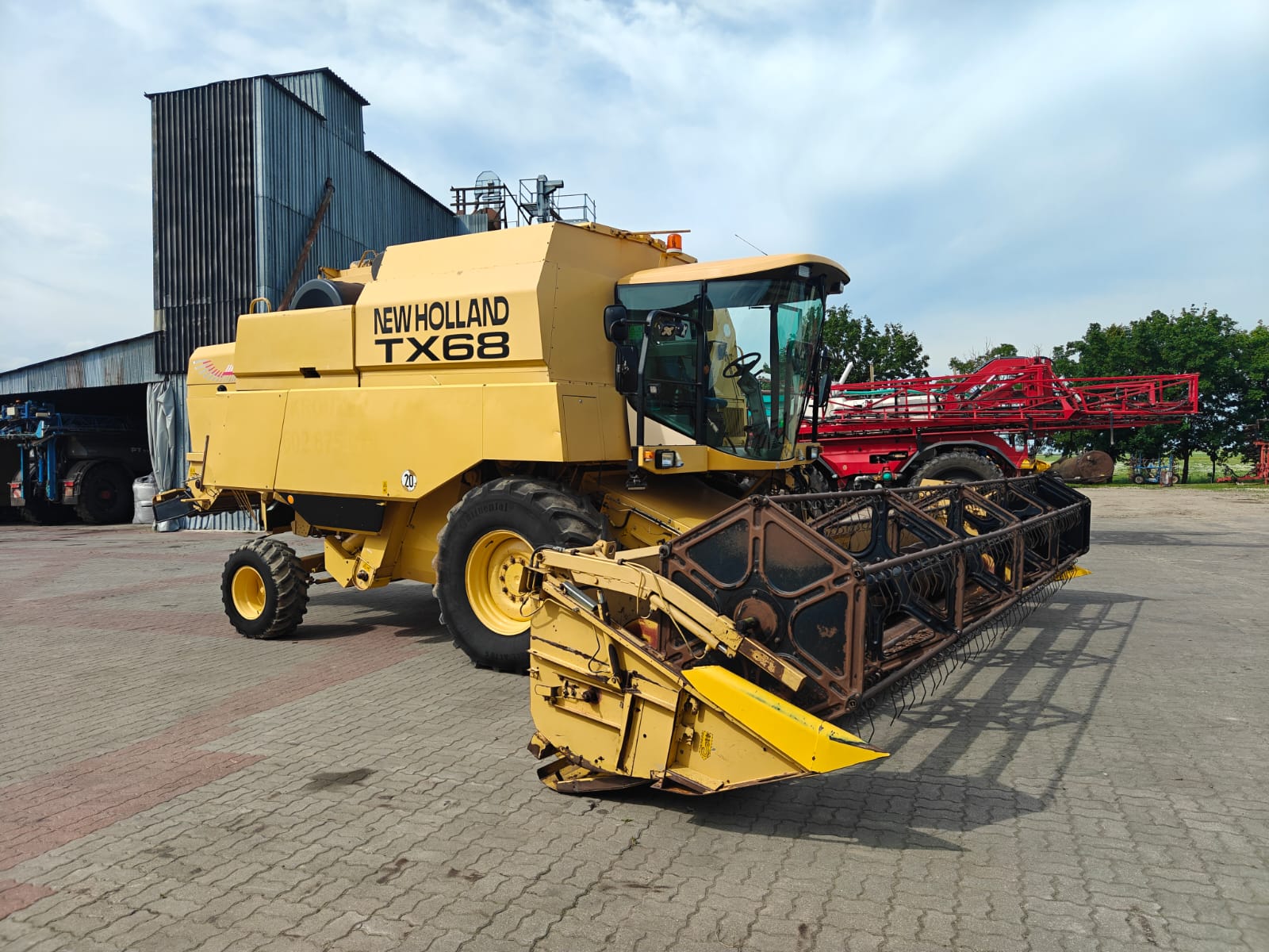 New Holland Tx 68 Plus