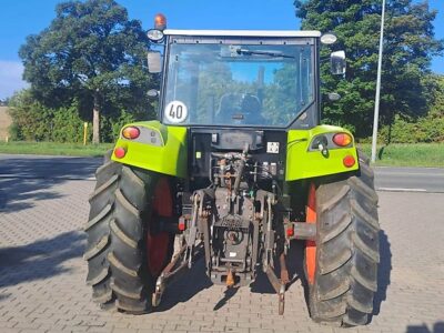 ciągnik Claas Axos 330