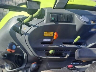 ciągnik Claas Axos 330