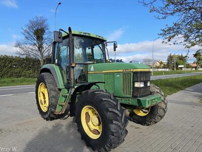 John Deere 6800