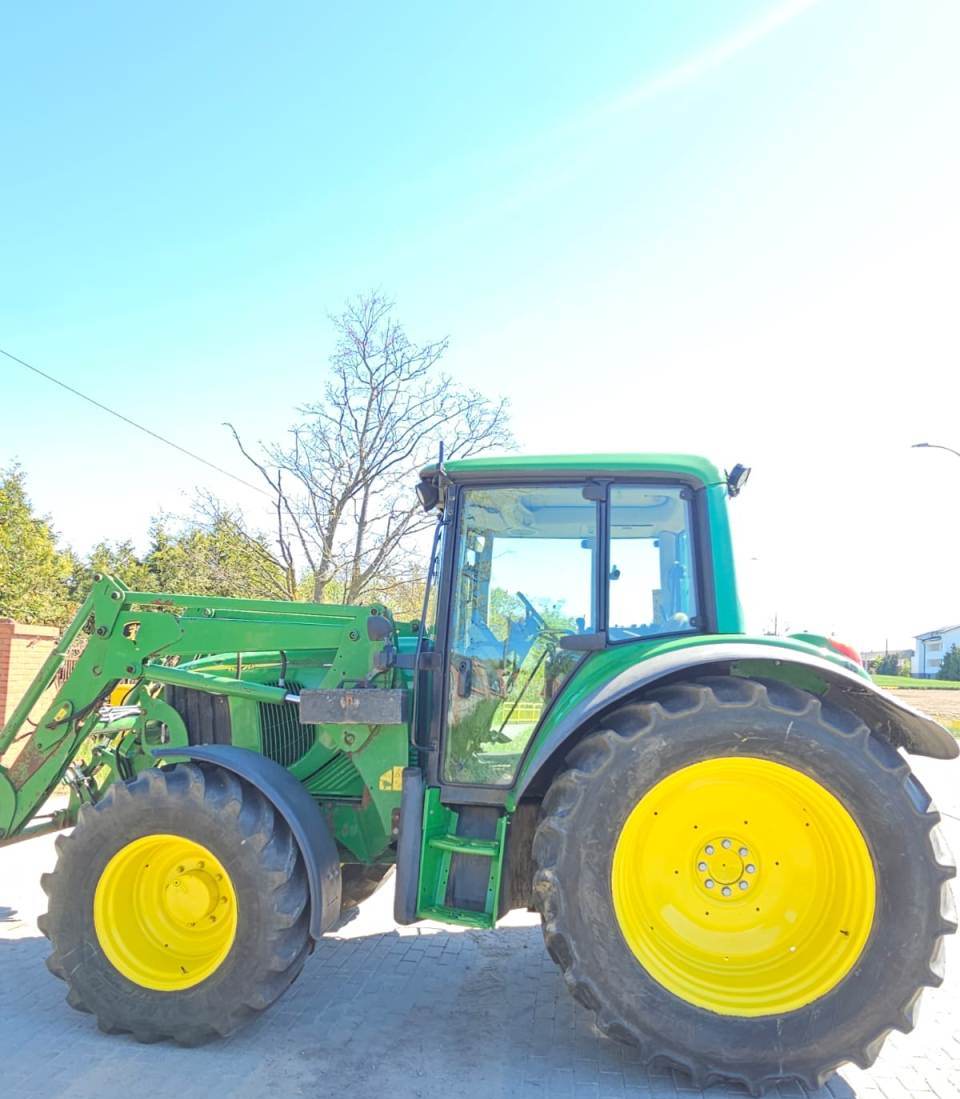 John Deere 6320 z ładowaczem czołowym