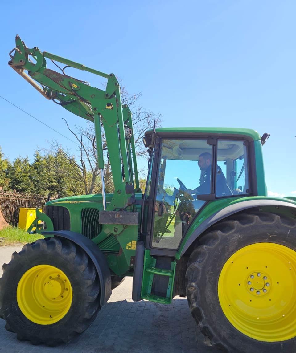 John Deere 6320 z ładowaczem czołowym