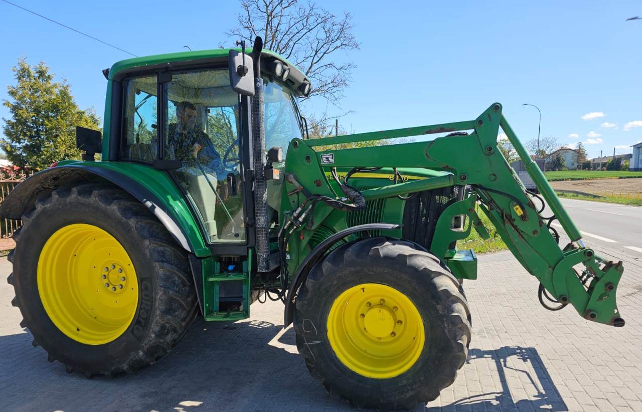 John Deere 6320 z ładowaczem czołowym