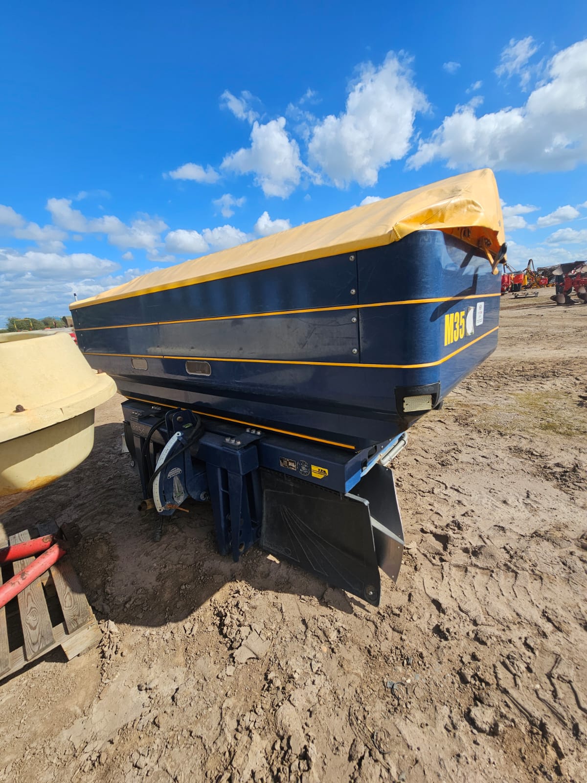 Rozsiewacz BOGBALE KRM M35