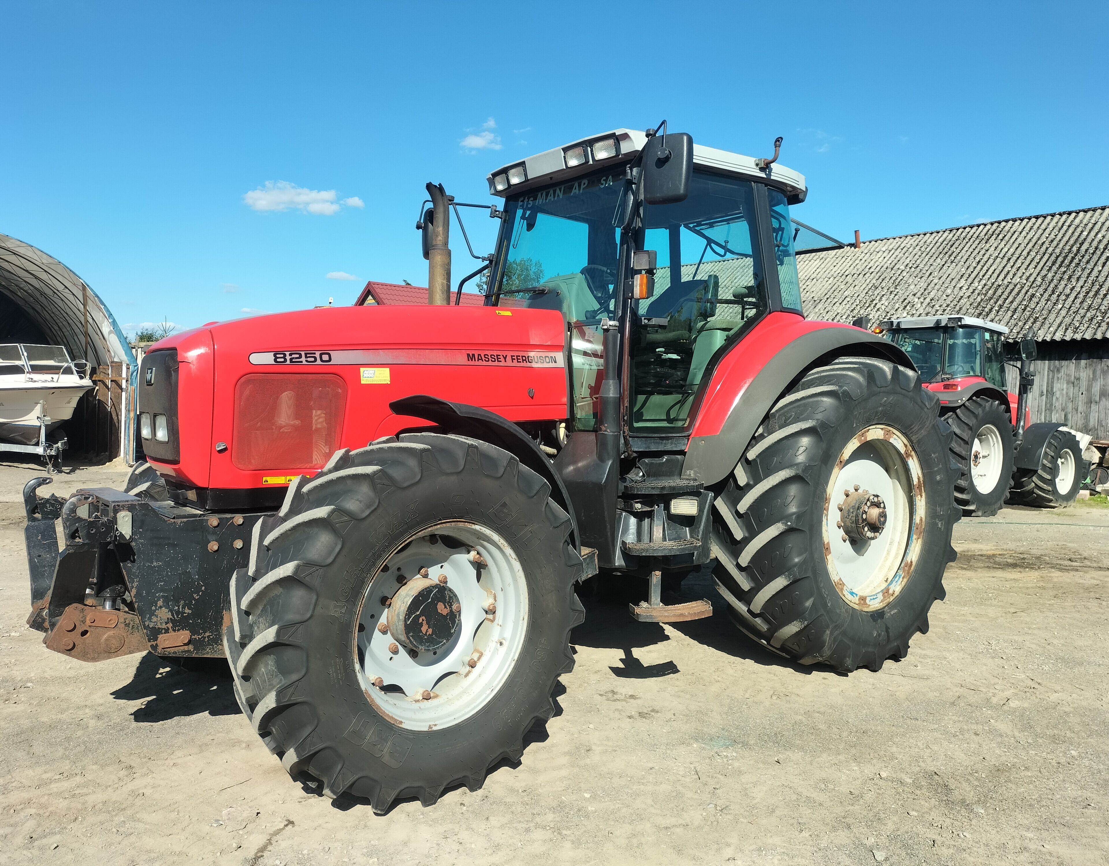 Massey Ferguson 8250