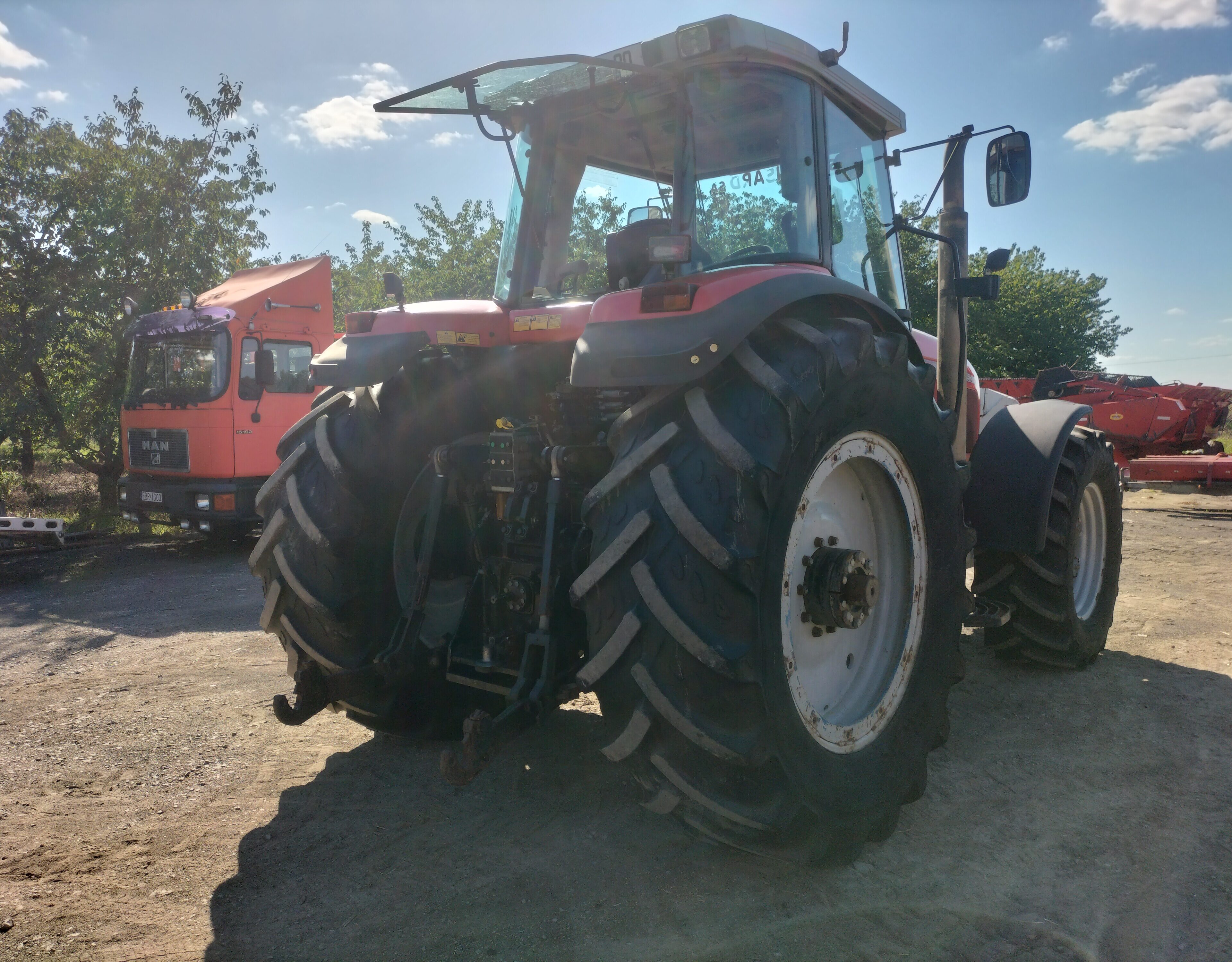Massey Ferguson 8250
